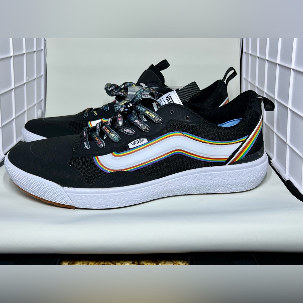Vans ultra range exo Pride